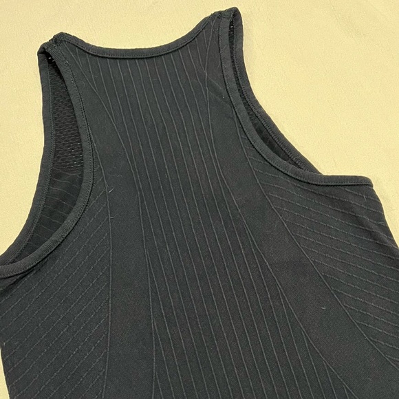 Ribbed Active Tank - Picture 5 of 7